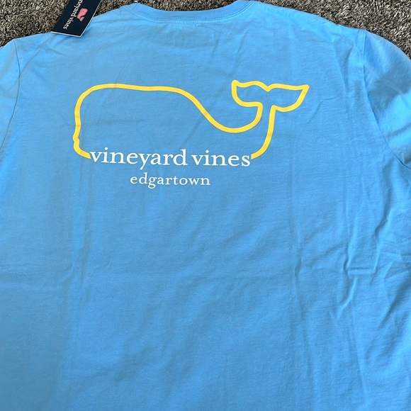 Vineyard Vines Edgartown medium tee! Short sleeve. - Picture 2 of 7